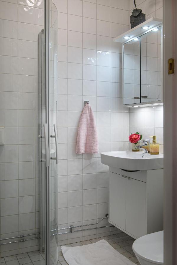نورشوبينغْ Homade B&B, Gamla Stan المظهر الخارجي الصورة